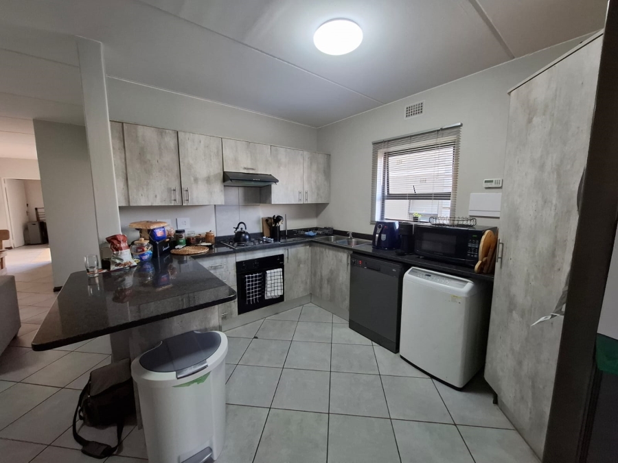 To Let 2 Bedroom Property for Rent in Norton Home Estate AH Gauteng