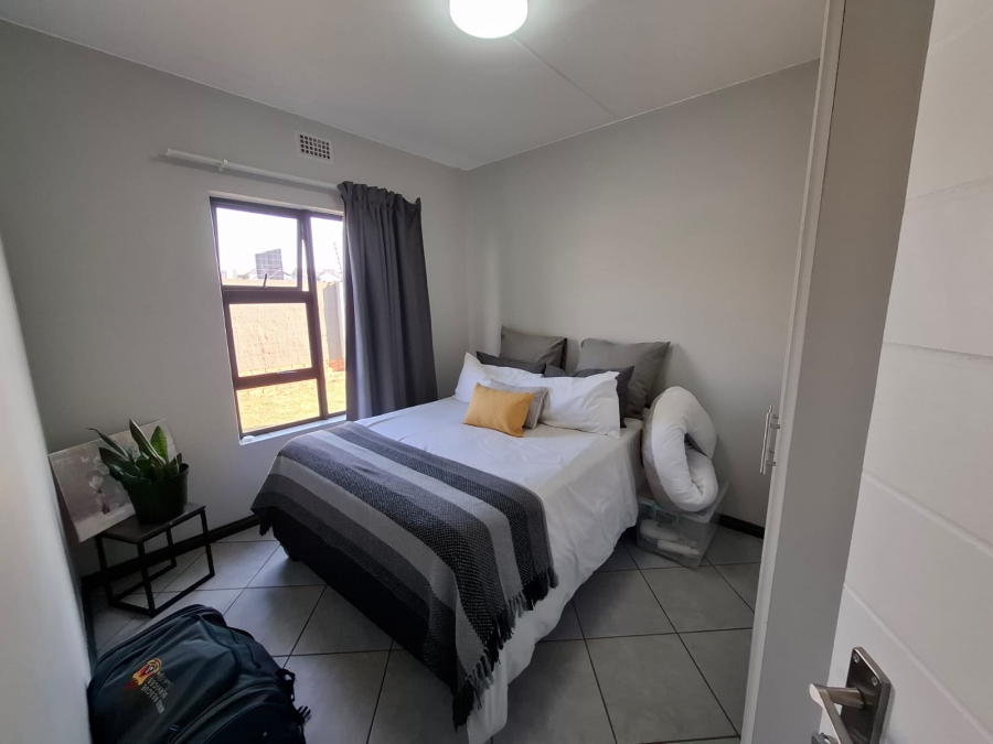 To Let 2 Bedroom Property for Rent in Norton Home Estate AH Gauteng