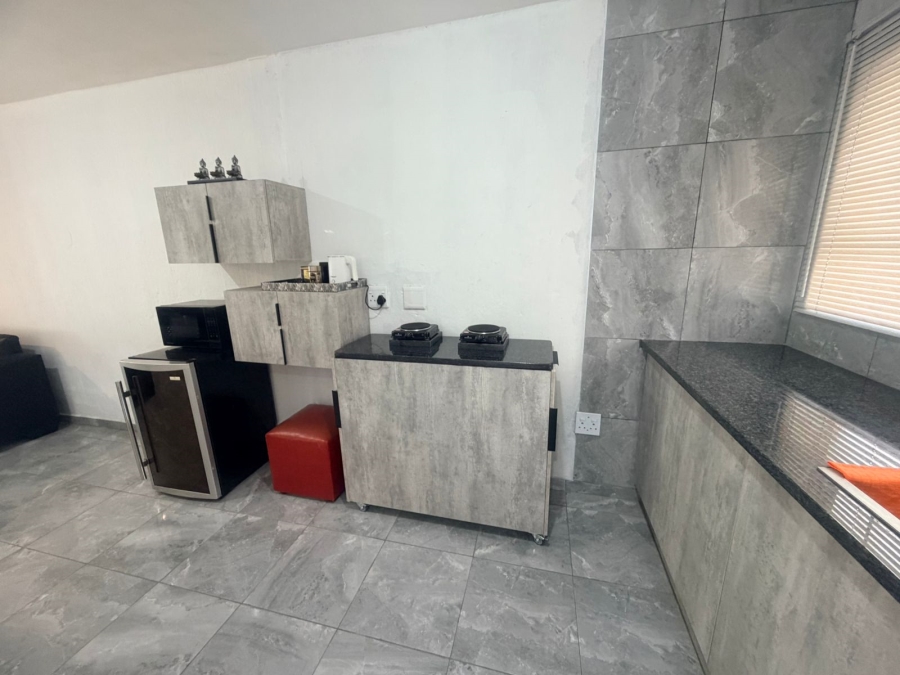 2 Bedroom Property for Sale in Lakefield Gauteng