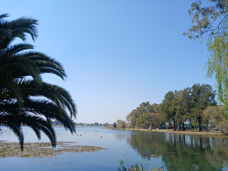 2 Bedroom Property for Sale in Lakefield Gauteng