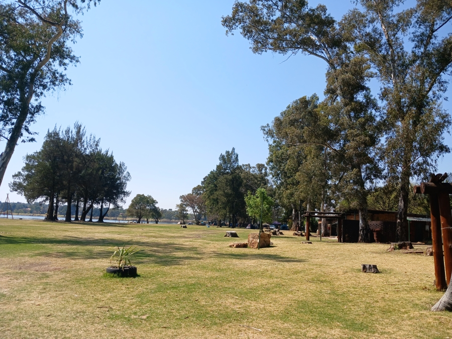 2 Bedroom Property for Sale in Lakefield Gauteng