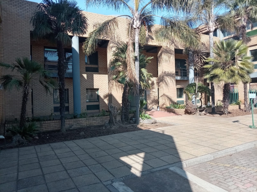 To Let Commercial Property for Rent in Kleinfontein Gauteng