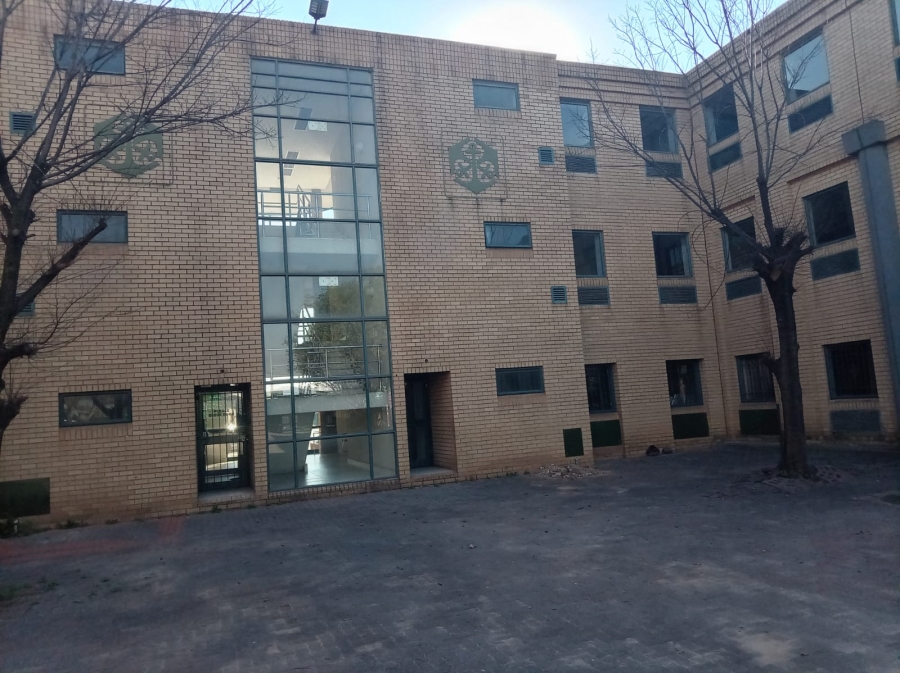 To Let Commercial Property for Rent in Kleinfontein Gauteng