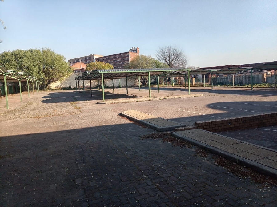 To Let Commercial Property for Rent in Kleinfontein Gauteng