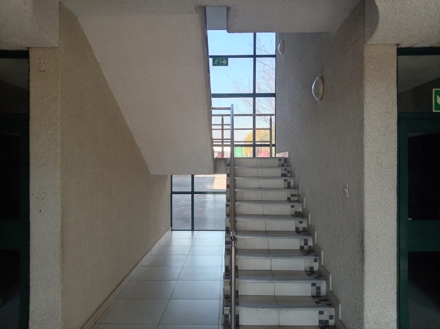 To Let Commercial Property for Rent in Kleinfontein Gauteng