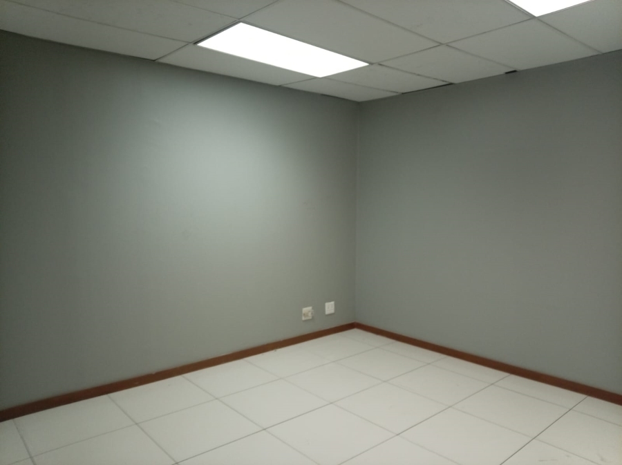 To Let Commercial Property for Rent in Kleinfontein Gauteng