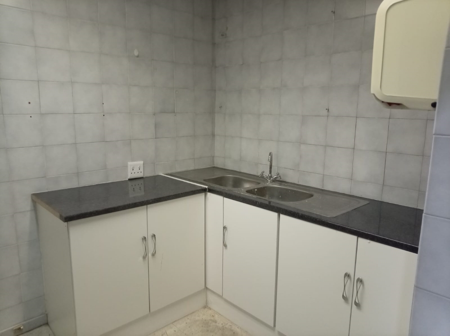 To Let Commercial Property for Rent in Kleinfontein Gauteng