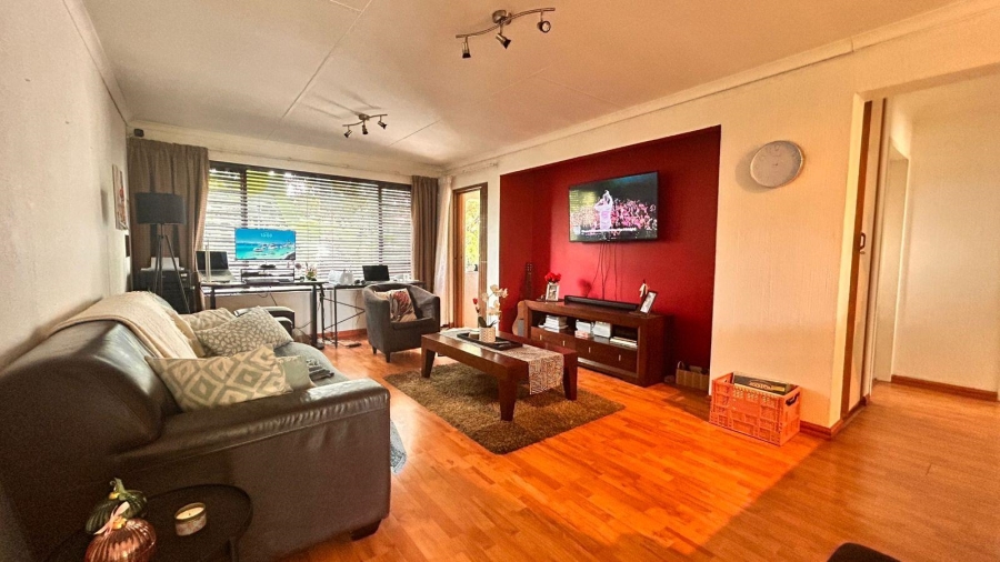 2 Bedroom Property for Sale in Sunninghill Gauteng