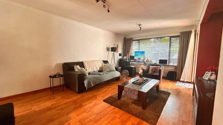 2 Bedroom Property for Sale in Sunninghill Gauteng