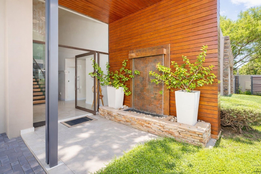 6 Bedroom Property for Sale in Waterfall Country Estate Gauteng