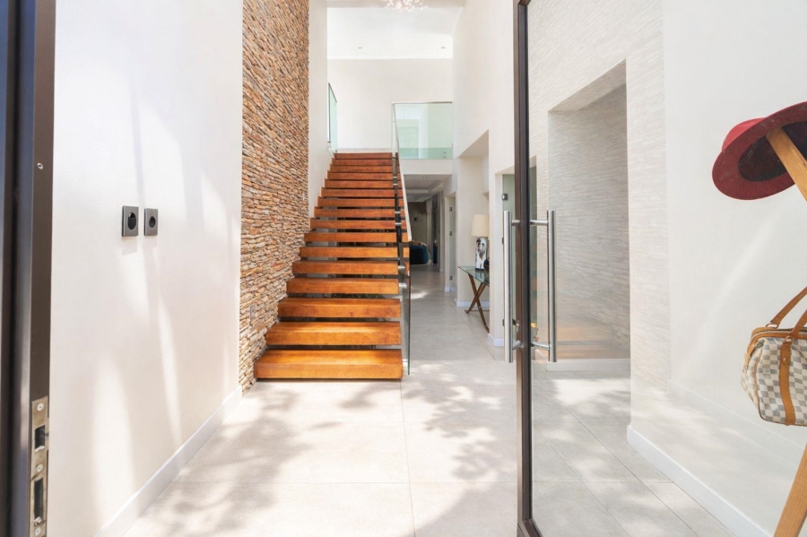 6 Bedroom Property for Sale in Waterfall Country Estate Gauteng