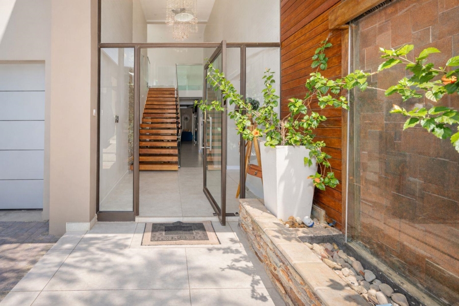 6 Bedroom Property for Sale in Waterfall Country Estate Gauteng