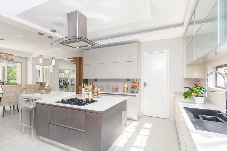 6 Bedroom Property for Sale in Waterfall Country Estate Gauteng