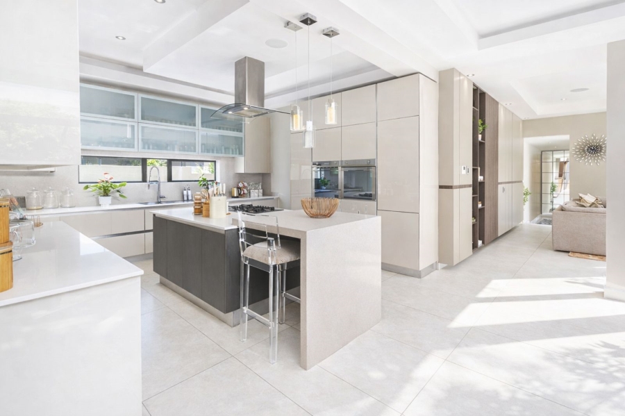 6 Bedroom Property for Sale in Waterfall Country Estate Gauteng