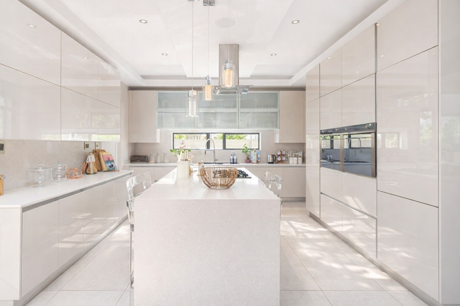 6 Bedroom Property for Sale in Waterfall Country Estate Gauteng