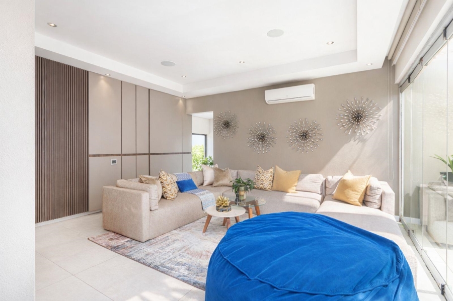6 Bedroom Property for Sale in Waterfall Country Estate Gauteng