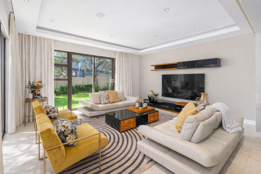 6 Bedroom Property for Sale in Waterfall Country Estate Gauteng