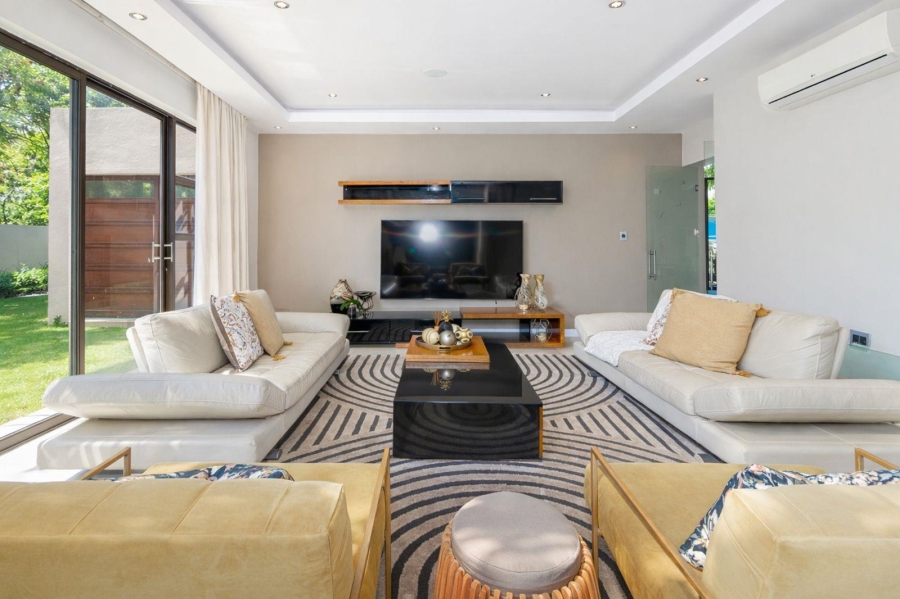 6 Bedroom Property for Sale in Waterfall Country Estate Gauteng