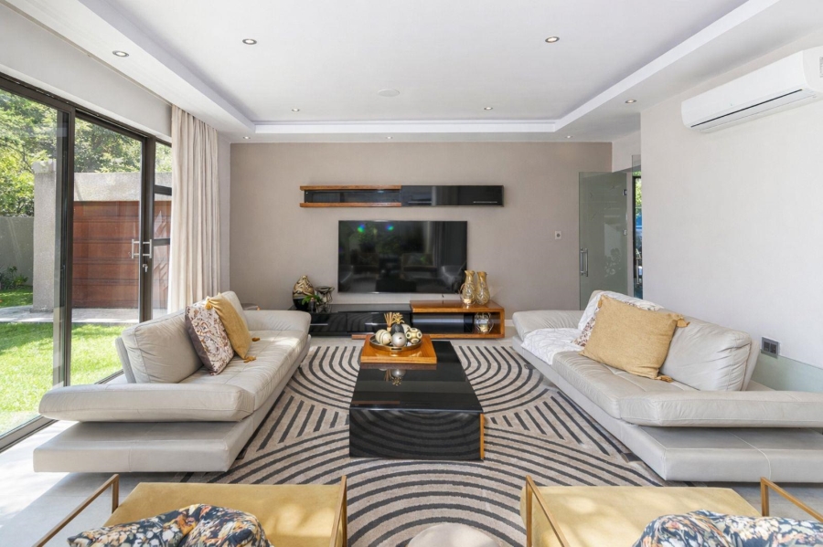 6 Bedroom Property for Sale in Waterfall Country Estate Gauteng