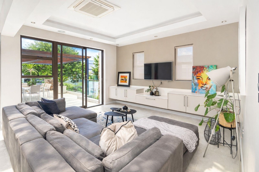 6 Bedroom Property for Sale in Waterfall Country Estate Gauteng