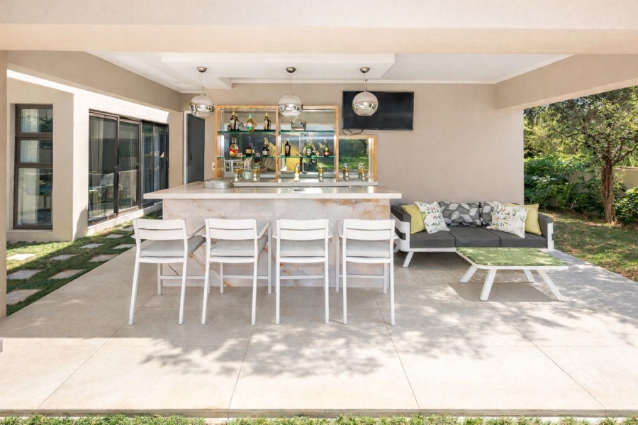 6 Bedroom Property for Sale in Waterfall Country Estate Gauteng