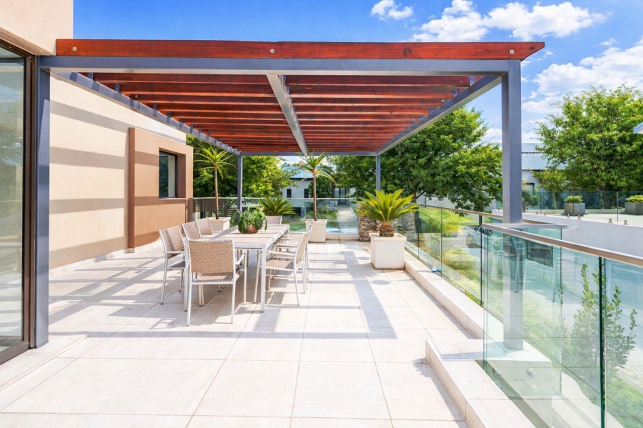 6 Bedroom Property for Sale in Waterfall Country Estate Gauteng