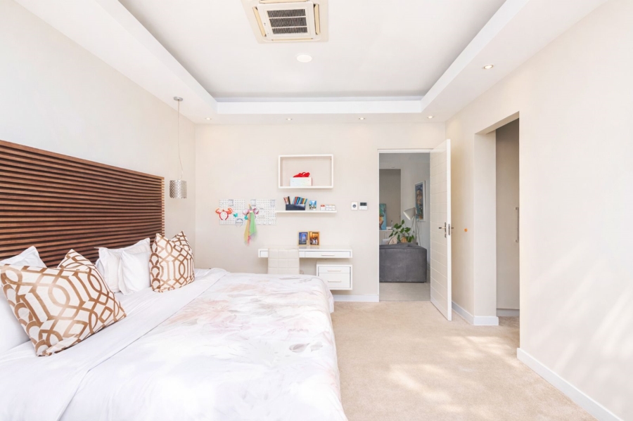 6 Bedroom Property for Sale in Waterfall Country Estate Gauteng