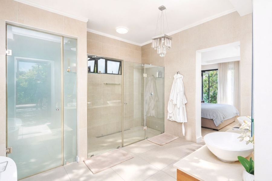 6 Bedroom Property for Sale in Waterfall Country Estate Gauteng