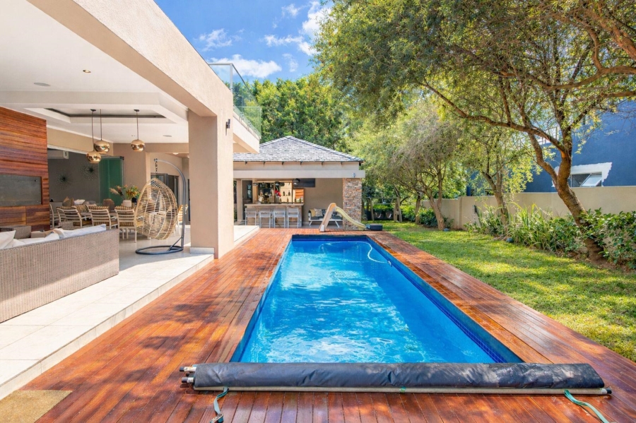 6 Bedroom Property for Sale in Waterfall Country Estate Gauteng