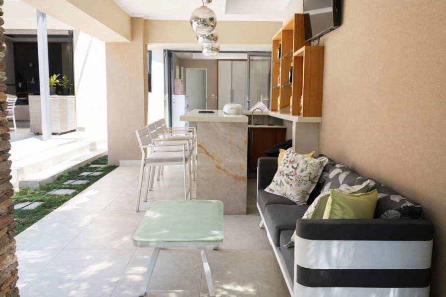 6 Bedroom Property for Sale in Waterfall Country Estate Gauteng