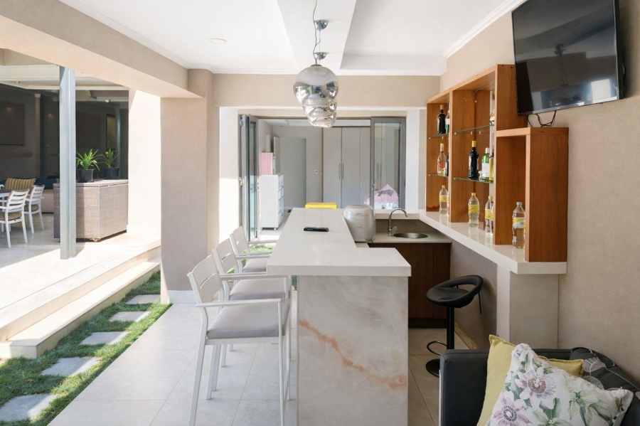 6 Bedroom Property for Sale in Waterfall Country Estate Gauteng