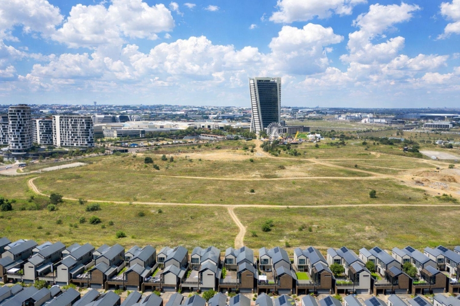 6 Bedroom Property for Sale in Waterfall Country Estate Gauteng