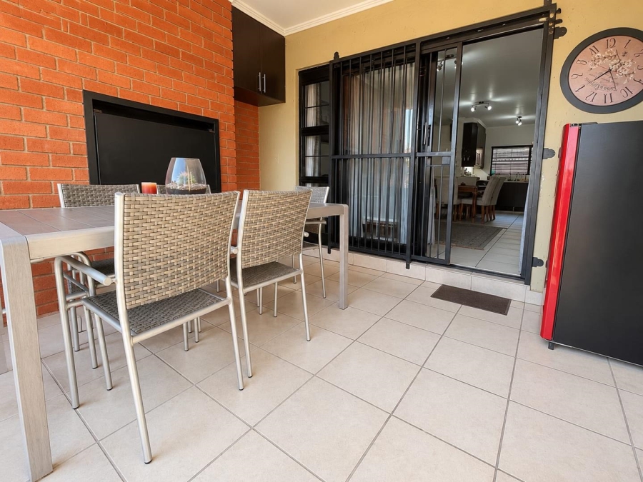 2 Bedroom Property for Sale in Douglasdale Gauteng