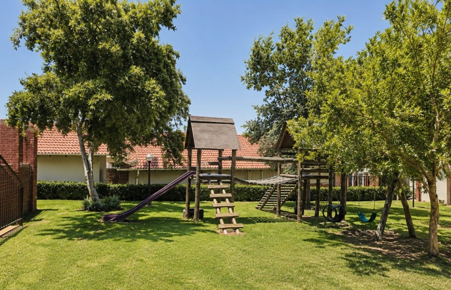 2 Bedroom Property for Sale in Douglasdale Gauteng