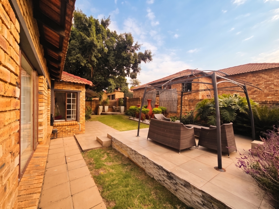 2 Bedroom Property for Sale in Olivedale Gauteng