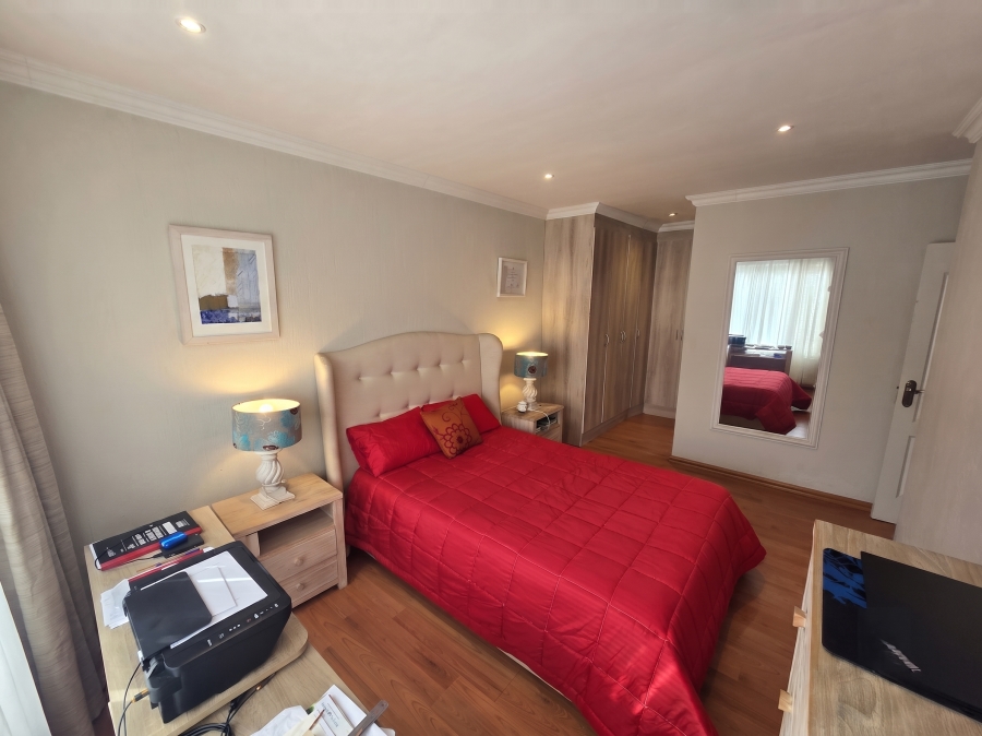 2 Bedroom Property for Sale in Olivedale Gauteng