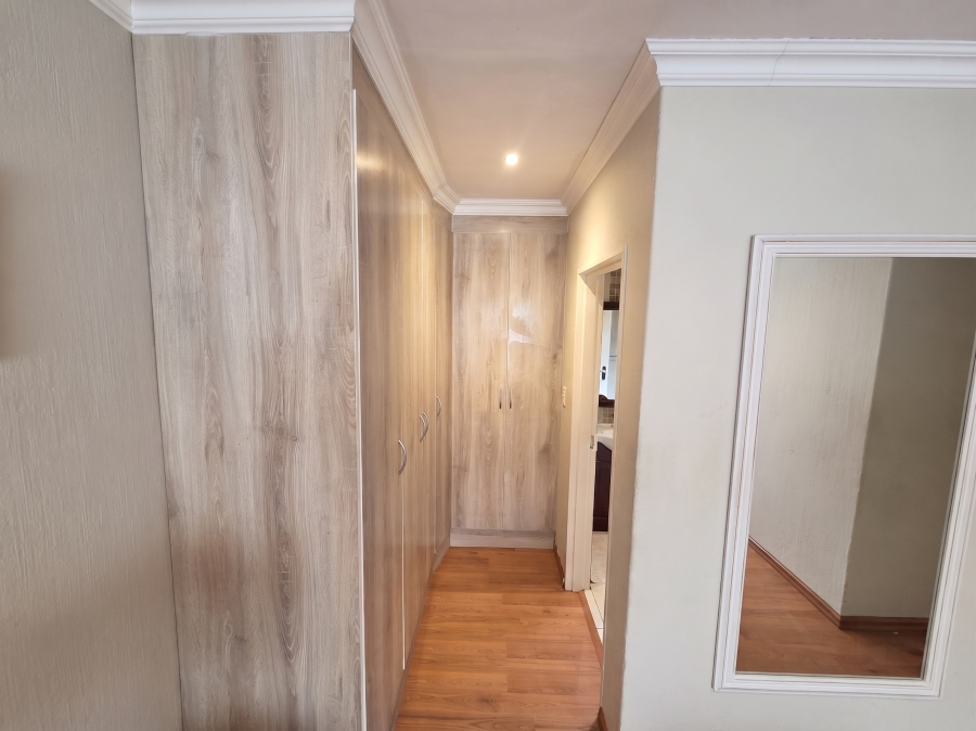 2 Bedroom Property for Sale in Olivedale Gauteng