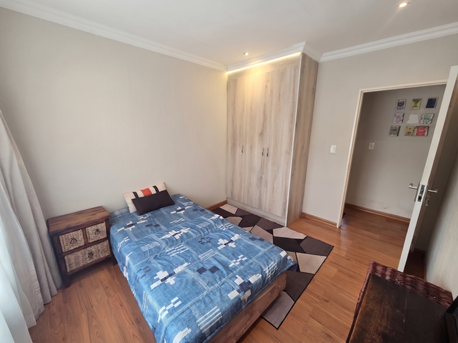 2 Bedroom Property for Sale in Olivedale Gauteng