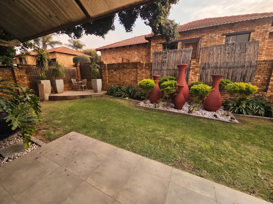 2 Bedroom Property for Sale in Olivedale Gauteng