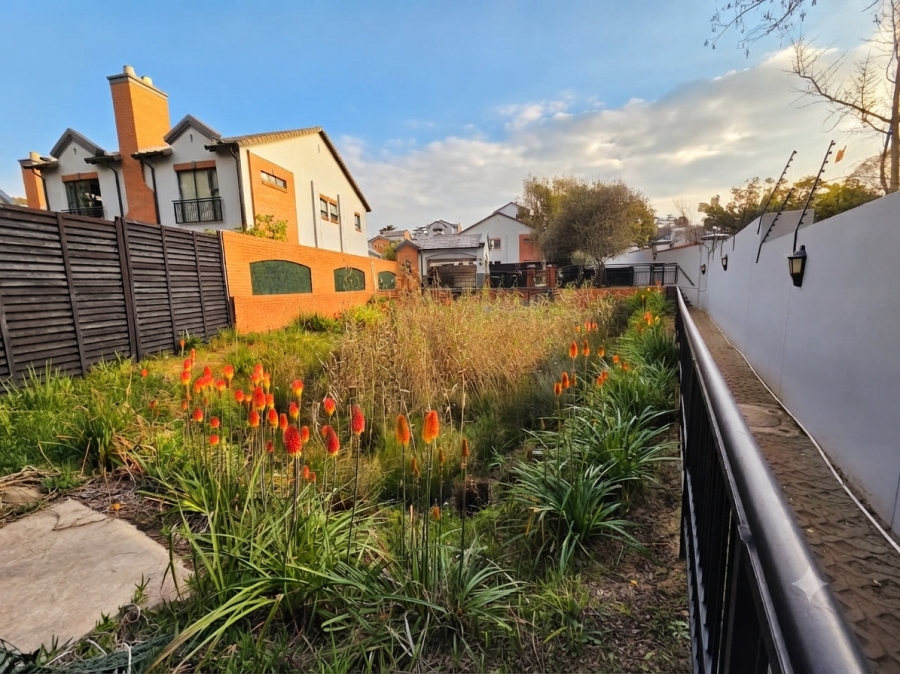 2 Bedroom Property for Sale in Bryanston Gauteng