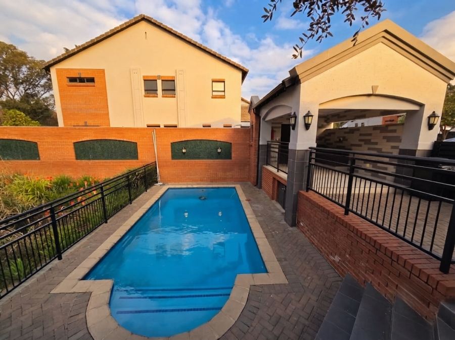 2 Bedroom Property for Sale in Bryanston Gauteng