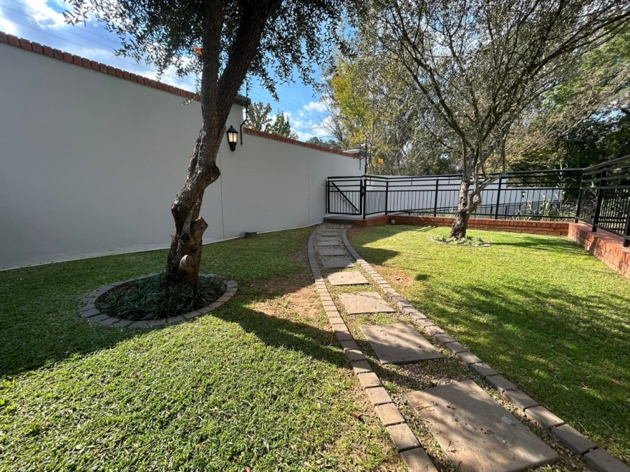 2 Bedroom Property for Sale in Bryanston Gauteng