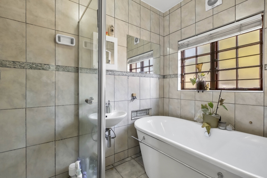 2 Bedroom Property for Sale in Sandown Gauteng