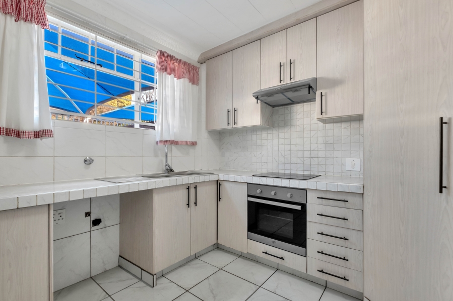 2 Bedroom Property for Sale in Windsor East Gauteng