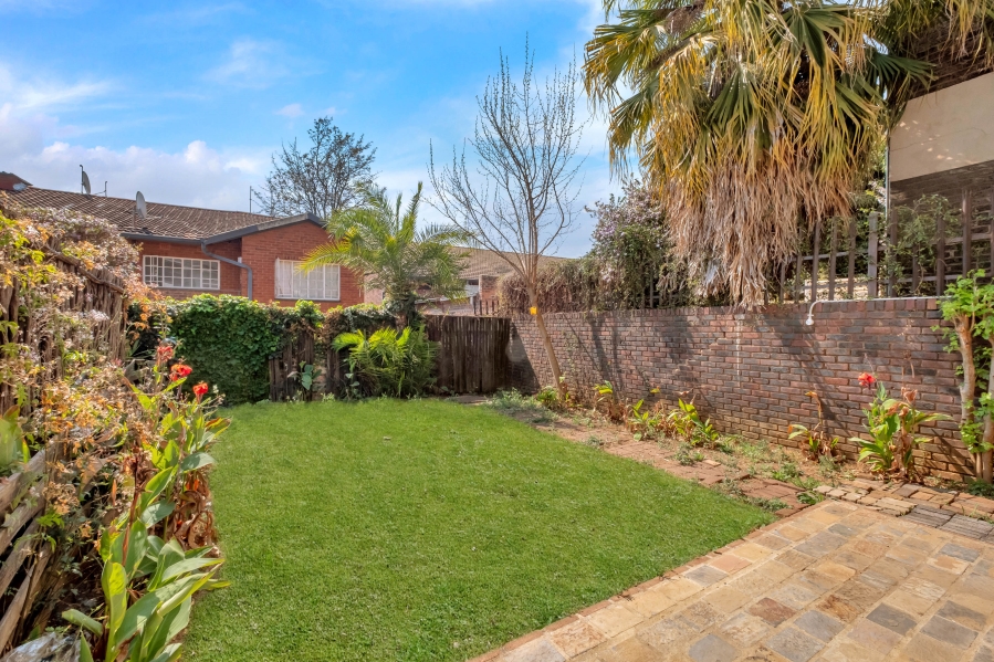 2 Bedroom Property for Sale in Windsor East Gauteng