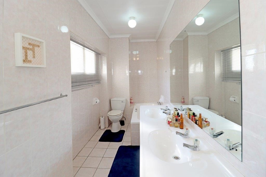 3 Bedroom Property for Sale in Marais Steyn Park Gauteng