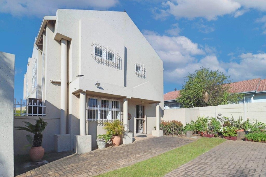 3 Bedroom Property for Sale in Marais Steyn Park Gauteng