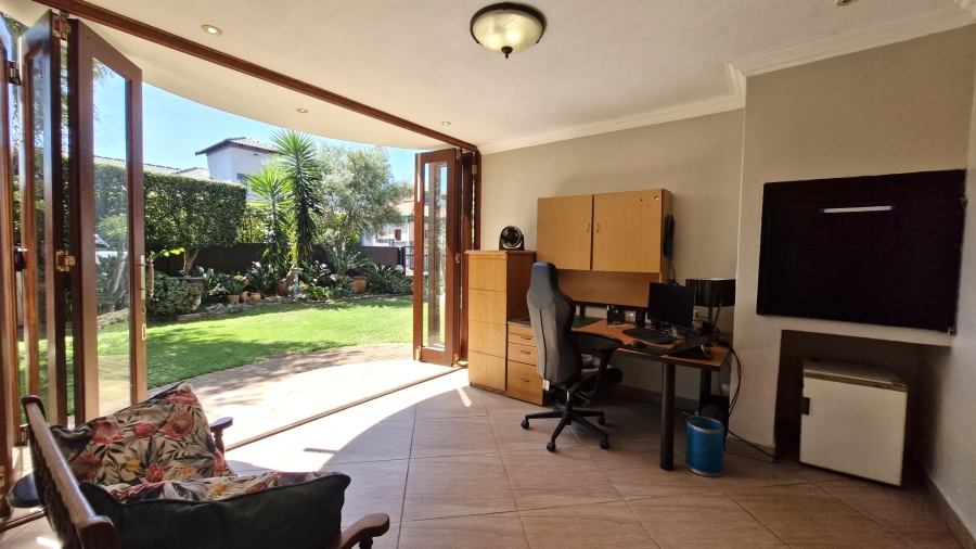 3 Bedroom Property for Sale in Amberfield Gauteng