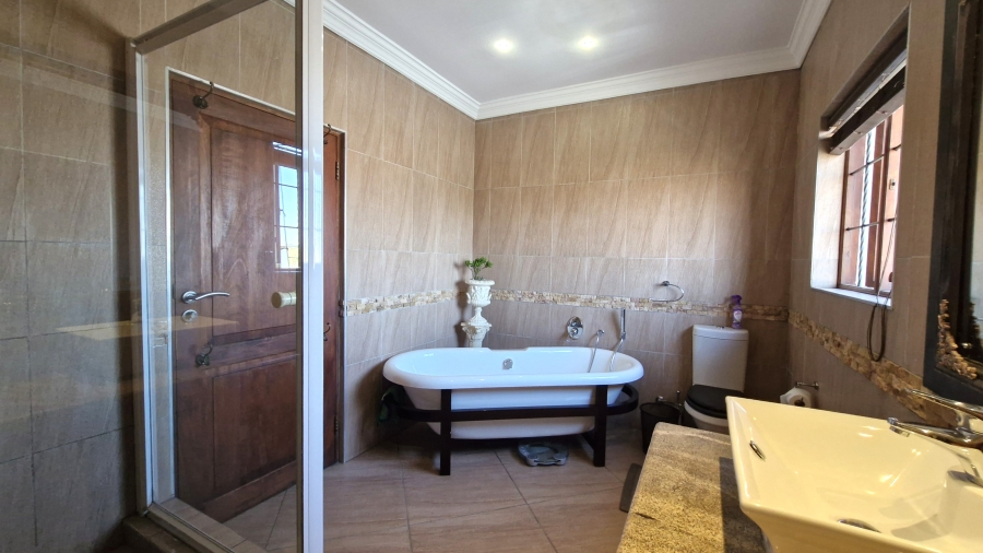 3 Bedroom Property for Sale in Amberfield Gauteng