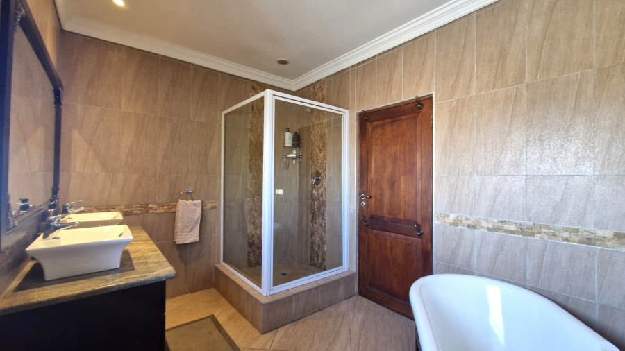 3 Bedroom Property for Sale in Amberfield Gauteng